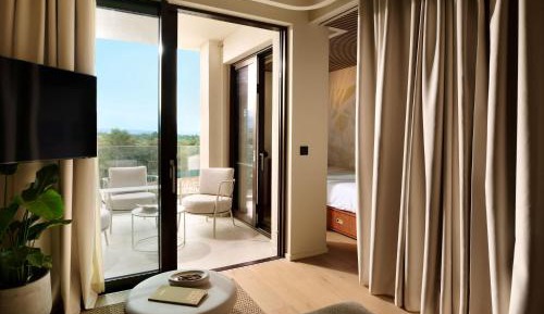 V Level Suite for 2+2