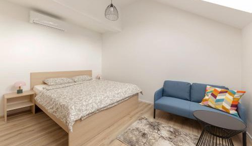 Standard Double Room with Shared Bathroom