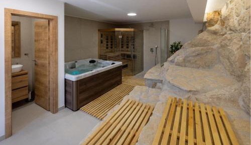 Five-Bedroom Holiday Home