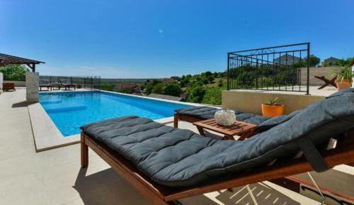 Three-Bedroom Vacation Home 