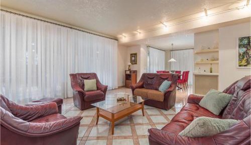 Five-Bedroom Holiday Home