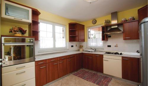 Five-Bedroom Holiday Home