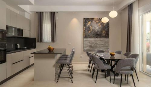 Three-Bedroom Vacation Home 