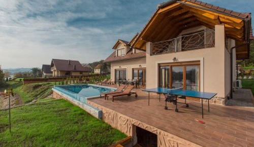 Three-Bedroom Vacation Home 
