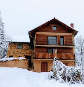 Two-Bedroom Apartment with Mountain View