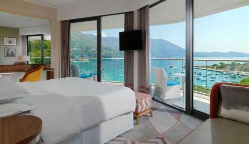 Riviera Suite - One-Bedroom King Suite with Sea View