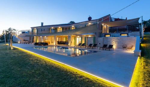 Deluxe Villa