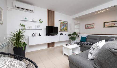 Five-Bedroom Holiday Home