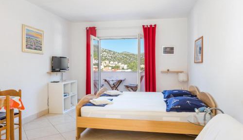 Studio with Balcony and Sea View