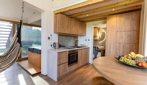 Luxury Mobile Home with Hot Tub