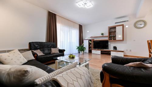 Three-Bedroom Vacation Home 