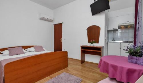 Two-Bedroom Apartment with Balcony and Sea View