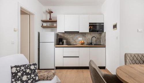 One-Bedroom Apartment with Balcony