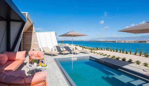 Luxury Mare Glamping Villa with Pool