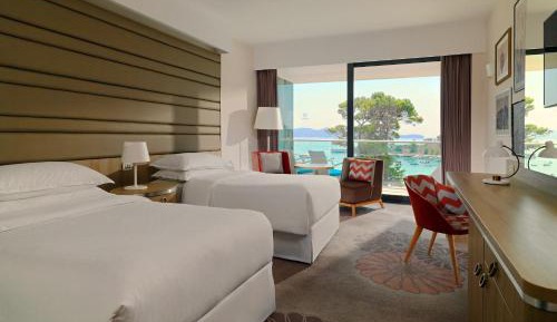 Deluxe Twin Room with Balcony and Sea View
