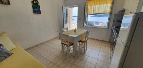 One-Bedroom Apartment with Sea View