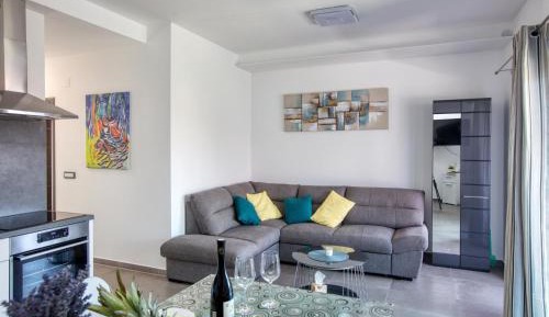 One-Bedroom Apartment with Terrace and Sea View