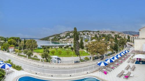 Double/Twin Room with Balcony and Sea View