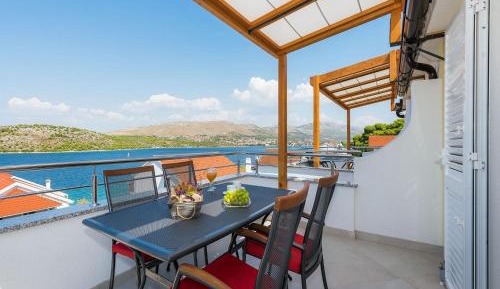 Superior One-Bedroom Apartment with Balcony and Sea VIew