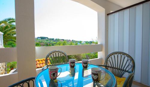 Apartment with Garden View