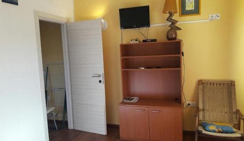 One-Bedroom Apartment with Balcony