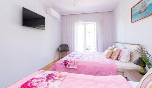 Triple Room with Balcony and Sea View