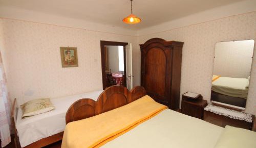 One-Bedroom Apartment with Sea View
