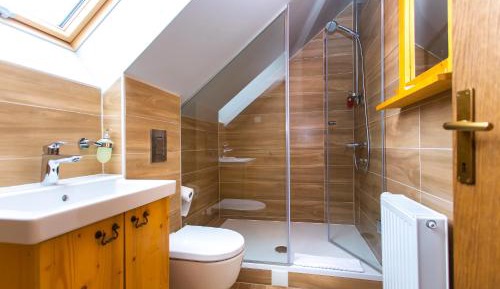 Triple Room with Private Bathroom
