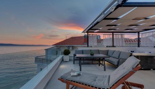 Villa - Beach Front