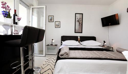 Studio with Sea View
