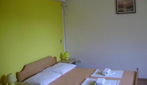 Double Room with Partial Sea View