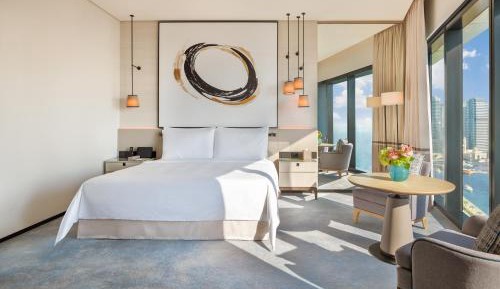 Deluxe Marina City View Room & World's Highest Infinity Pool Access