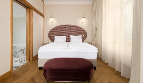 Grand Corner Suite