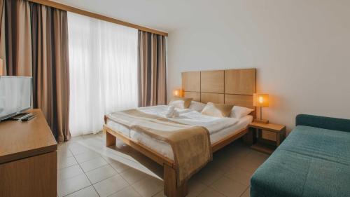 Comfort Double Room with Seaside Balcony