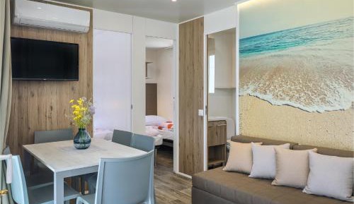 Family Prestige Three-Bedroom Mobile Home