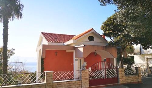 Studio Apartment (3 Adults)