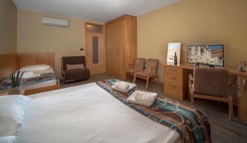 Comfort Triple Room