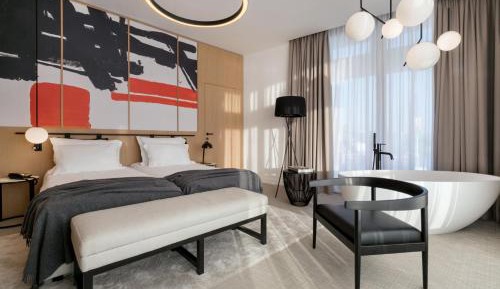 Deluxe Two-Bedoom Suite with Terrace and  Sea View