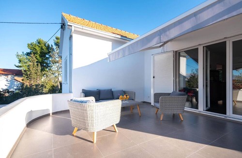 Splitska House | House in Splitska with Free Parking
