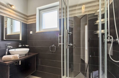 Muzini Villa | Jonquil Villa - Five Bedroom Villa, Sleeps 12