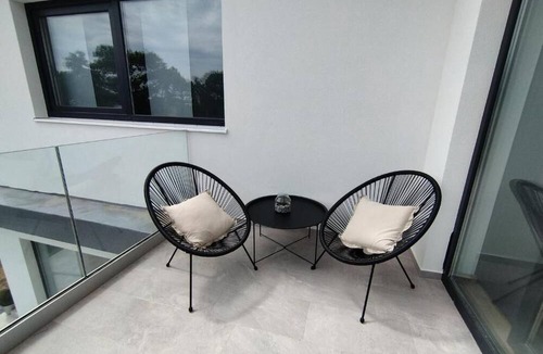 Jursici Villa | Casa del sol - Green Oasis, Only 15 min From the sea