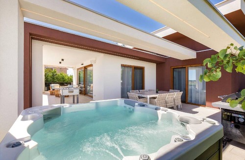 Sikici House | Villa Grofica, heated pool, tavern, near the beach