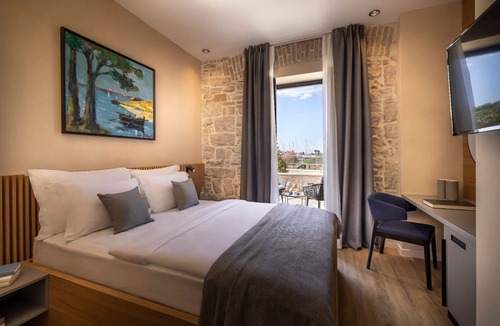 Preko Hotel | DUNATOVI DVORI Heritage Hotel