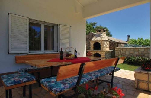Marceljani House | House Mia- privacy and fenced property