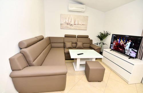 Vir Villa | Villa Sana