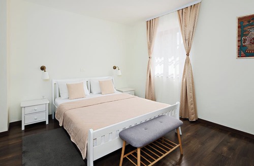 Jezerce Bed & Breakfast | Green lakes house 2