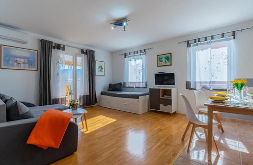 Cres Apartment | Holiday apartment Kristian