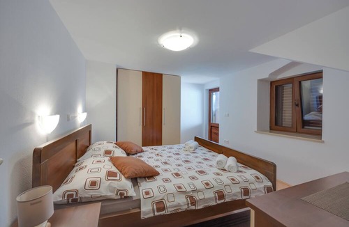 Lanterna House | Holiday Home Ema Near Porec/w Terrace