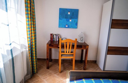 Plaski Apartment | Three Little Birds Suite provide country side accommodation and artist studio.
