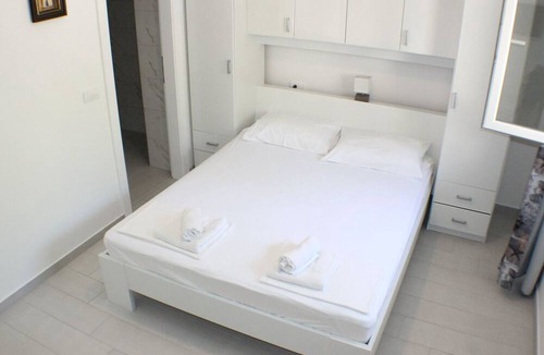 Promajna Apartment | Cozy and pet-friendly 2 bedroom apartment in tourist pearl Promajna, Croatia
